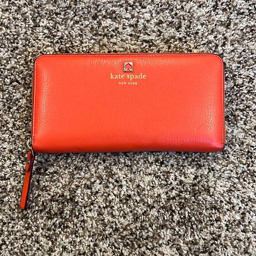 Rarely used Kate Spade Leather Wallet